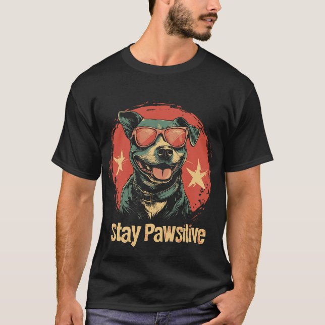 T-shirt Restez un Pitbull Chien péjoratif avec lunettes ro (Devant)