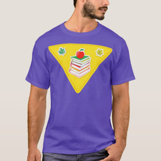 T-shirt Retourner à la pile des livres scolaires