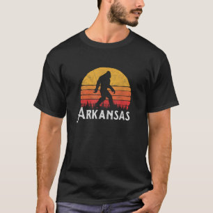 T-shirt Retro Arkansas Bigfoot Silhouette Soleil Croire