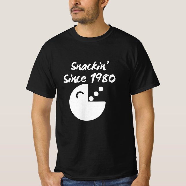 T-shirt Retro Snack Attack : Snackin’ depuis 1980 Pixel Ar (Devant)