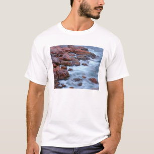 T-shirt Rivage rocheux avec de l'eau, Canada