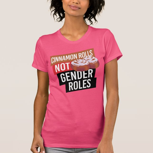 T-SHIRT RÔLES DE CINNAMON ET NON DE GENRE (Devant)