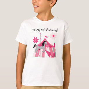 T-shirt rose d'anniversaire de cheval de carrousel