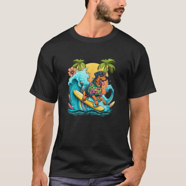 T-shirt Rottweile Dogpng Surfing with Pineapple Pattern (Devant)