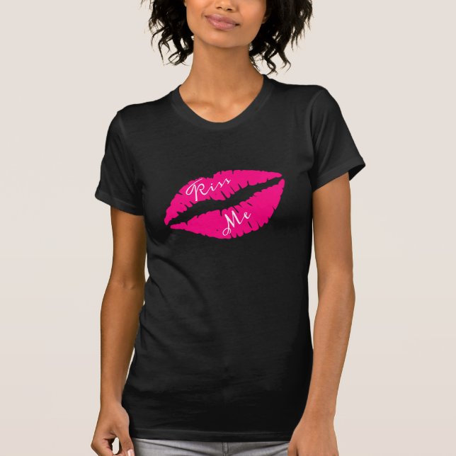 T-shirt rouge à lèvres rose baiser slogan pop art (Devant)