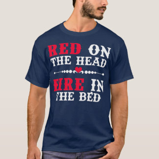 T-shirt Rouge À Tête Rouge Sur Le Feu De Tête Dans Les Fem
