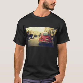 T-shirt rouge vintage de voiture