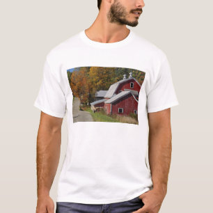 T-shirt Route près de grange/de ferme rurales classiques