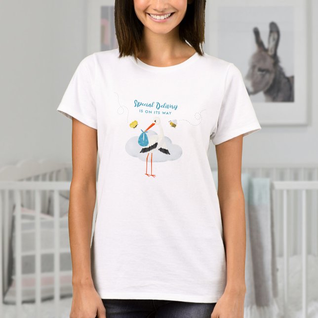 T-shirt Rustic Stork avec Baby shower de garçon abeille et (Blue personalized tshirt for mom-to-be with stork, bee, butterfly for baby shower gift boy theme)