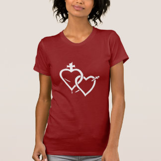 T-shirt sacré et impeccable de coeurs