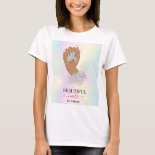 T-shirt salon holographique ongle femme main nails technic
