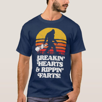 T-shirt Sasquatch Breakin Hearts Rippin Farts Funny Bigfo