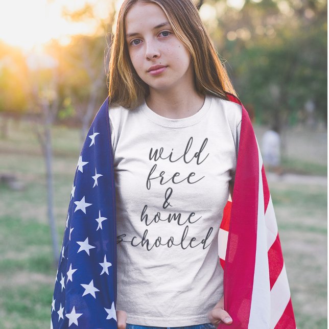 T-shirt Sauvage et à la maison (Créateur téléchargé)