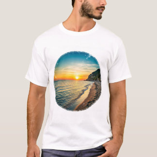 T-shirt Scène de plage naturelle avec couleur coucher de s