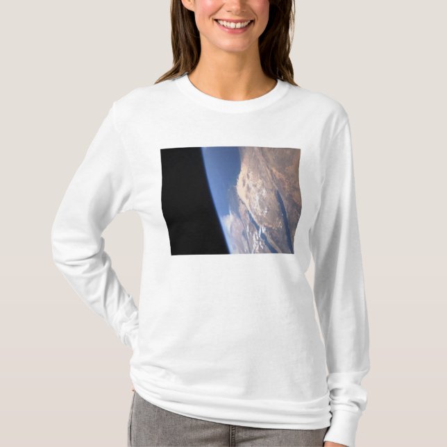 T-shirt Scène oblique élevée (Devant)