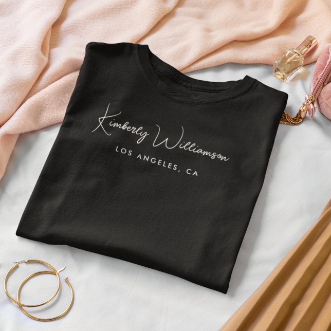 T-shirt Script de signature d'entreprise chic noir (Empower your name in our signature script as your logo and brand identity)