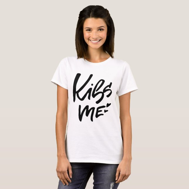 T-shirt Script Lettre main Kiss Me (Devant entier)