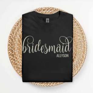 T-shirt Script rétro Naturel sur la femme de chambre noire