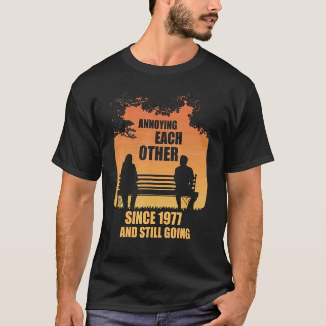 T-shirt S'Ennuyer Depuis 1977 Et Rester Au Soleil (Devant)