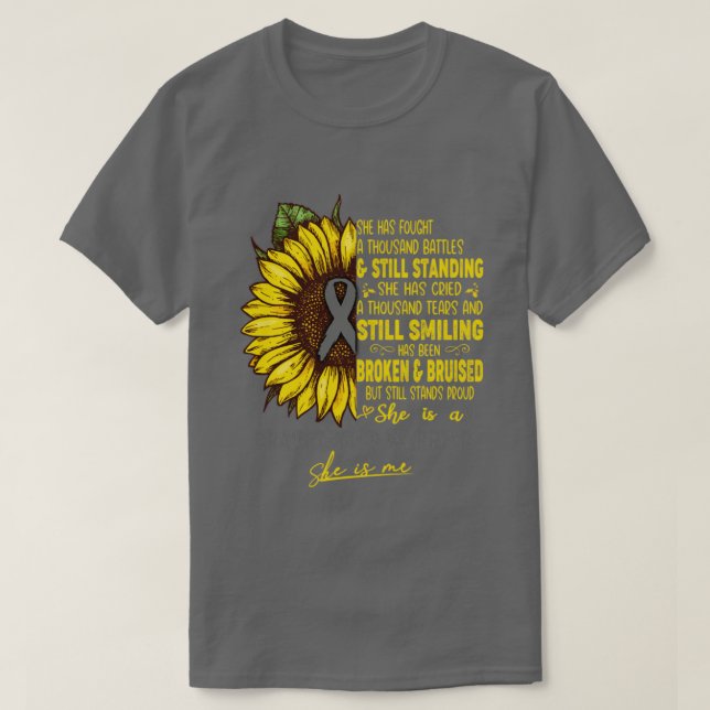 T-shirt Sensibilisation à la tumeur cérébrale Elle est un  (Design devant)