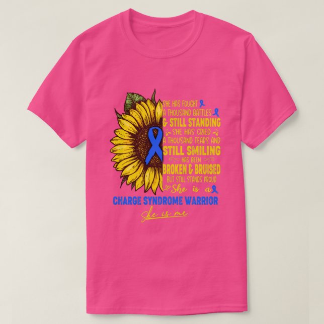T-shirt Sensibilisation au syndrome de charge Elle est un  (Design devant)