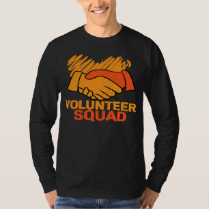 T-shirt Service d'incendie de l'équipe de bénévoles aide l