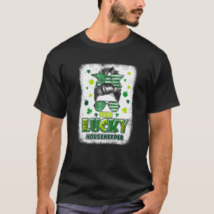 T-shirt Shamrock One Lucky Housekeeper Messy Bun Patricks