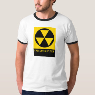T-shirt Signe de route d'abri contre les retombées