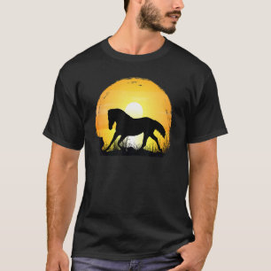 T-shirt Silhouette de race de cheval au coucher du soleil