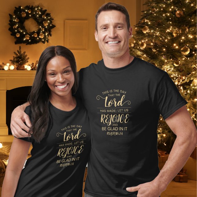 T-shirt Simple Russe Bible or Verse Christian (Christian, faith-based t-shirt in gold and black with Bible verse.)