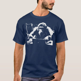 T-shirt singe à l'ordinateur 1