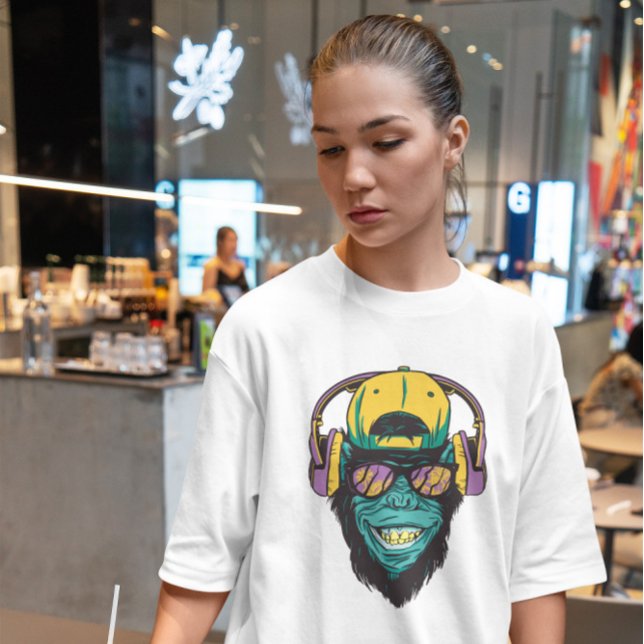 T-shirt Singe Avec Casque (Créateur téléchargé)