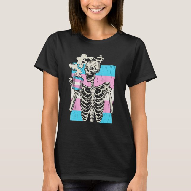 T-shirt Skeleton Drinking Coffee LGBT Q Transgender Pride  (Devant)