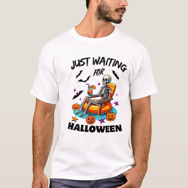 T-shirt Skeleton En Attente De La Saison Éffrayante D'Hall (Devant)