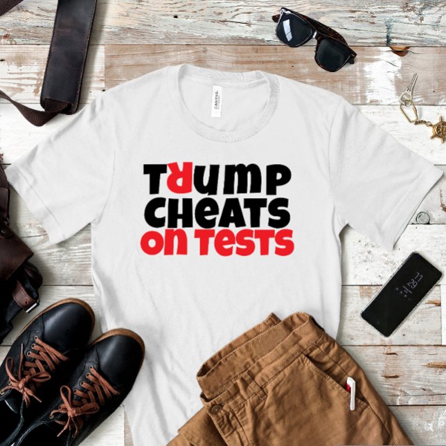 T-shirt slogan de protestation étudiant anti-Trump rouge n (Créateur téléchargé)