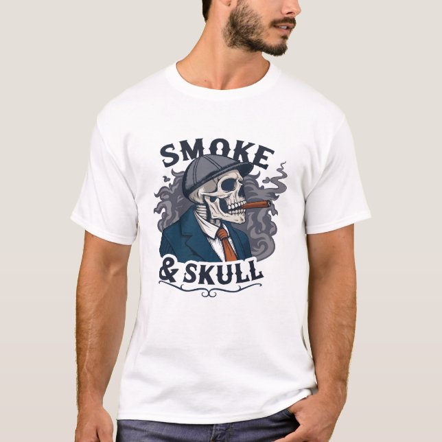 T-shirt  "Smoke & Skull – Dark Aesthetics, Fierce Attitude (Devant)