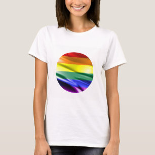 T-SHIRT SOIE DE CARRÉ DE DRAPEAU D'ARC-EN-CIEL