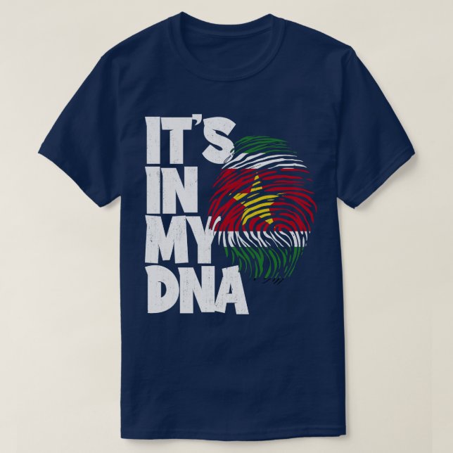 T-shirt SON DANS MON ADN Suriname Drapeau Hommes Femmes En (Design devant)