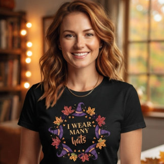 T-shirt Sorcière d'Halloween drôle portant plusieurs chape