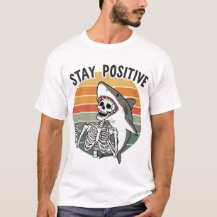 T-shirt Squelette de requin au coucher du soleil restez po