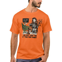 Squelette drôle de Creepmas choisissant un arbre e