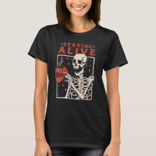 T-shirt Squelette restant en vie en buvant du café ambianc