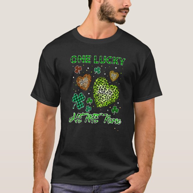 T-shirt St patrick Un Chanceux Infirmière Buffalo Leopard  (Devant)