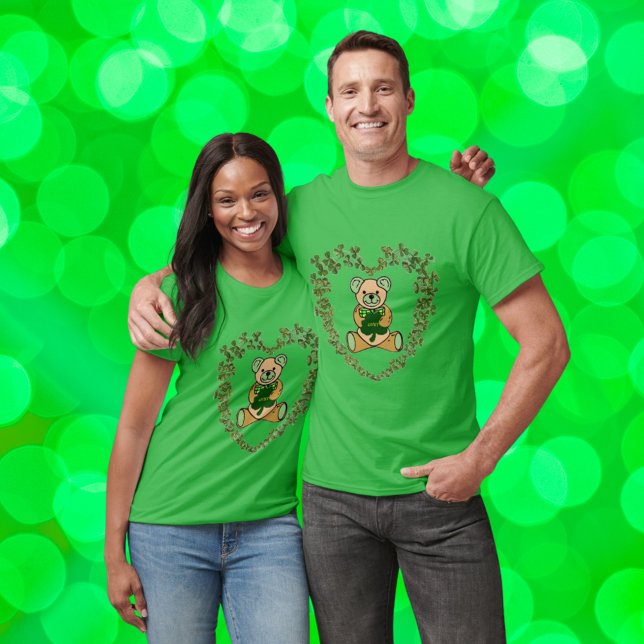T-shirt St Patrick's Teddy Bear in Clovers Heart Unisex (Créateur téléchargé)