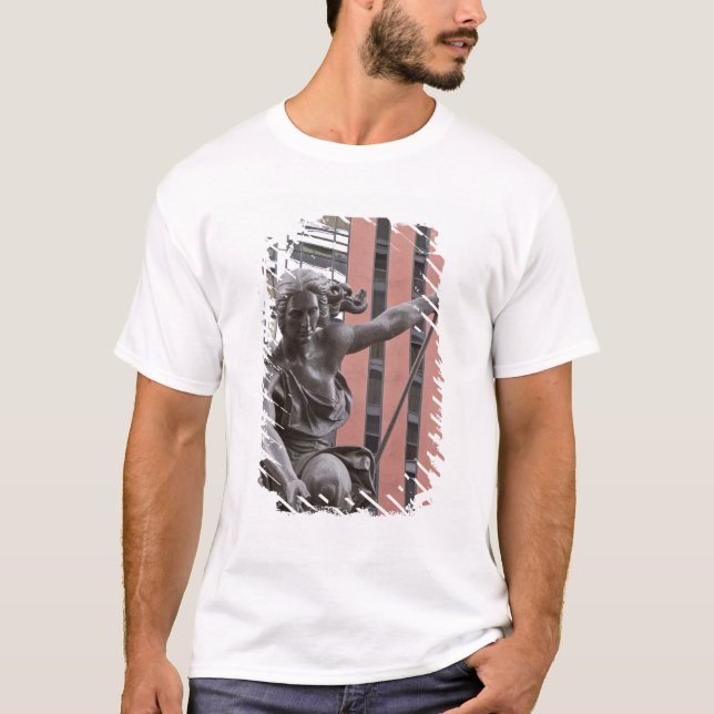 T-shirt Statue de Portlandia, Portland, Oregon (Devant)