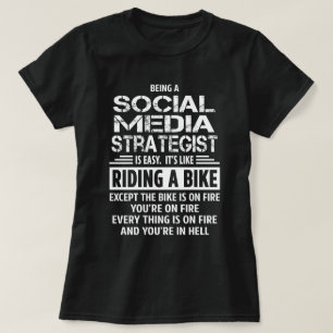 T-shirt Stratégique des médias sociaux
