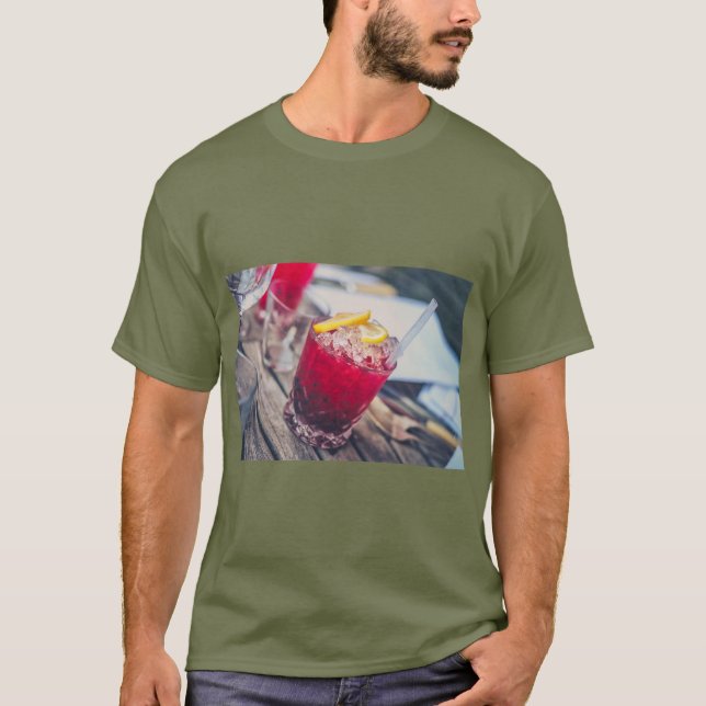 T-shirt Stylish Alcohol Beverage Design (Devant)