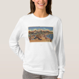 T-shirt Sunbathers et nageurs sur la promenade et la plage