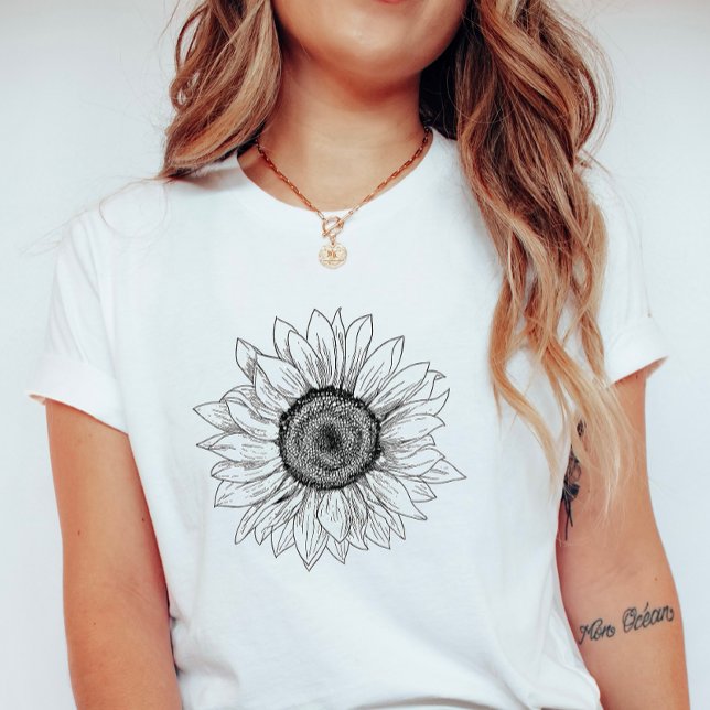 T-shirt Sunflower Sketch; Botanical  Summer  (Créateur téléchargé)