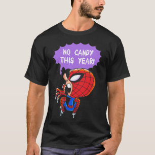 T-shirt Superhero accroché au mur Pas de bonbons cette an